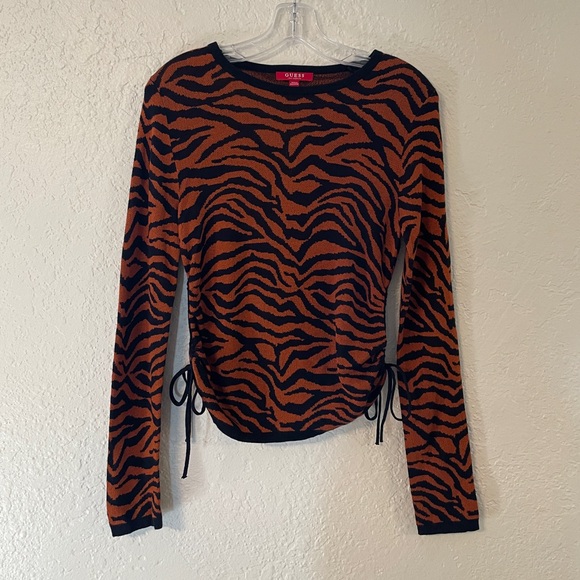 Guess / tiger print long sleeve shirt sweater - Picture 1 of 8